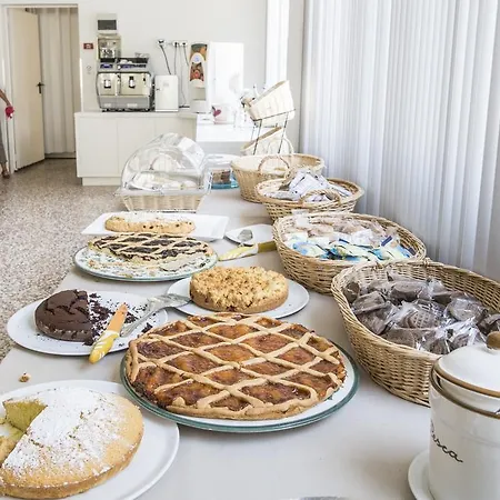 Moresco Hotel 3*